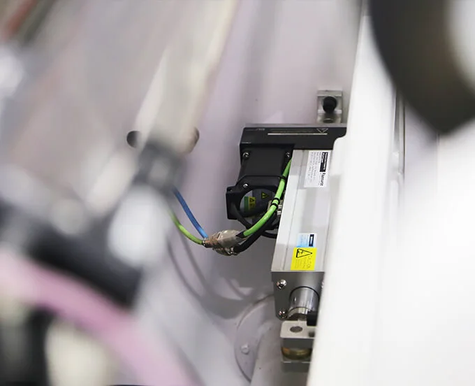 ¿Cómo funciona la máquina de corte de alta precisión?