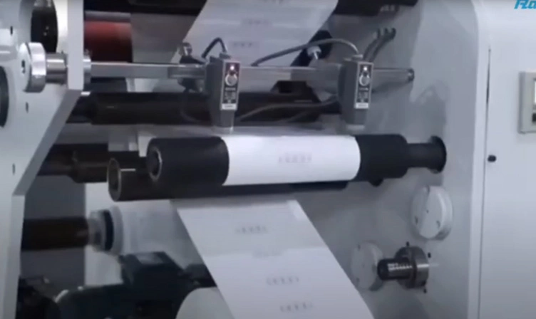 Máquina de corte rotativa de corte por corte de etiqueta en blanco