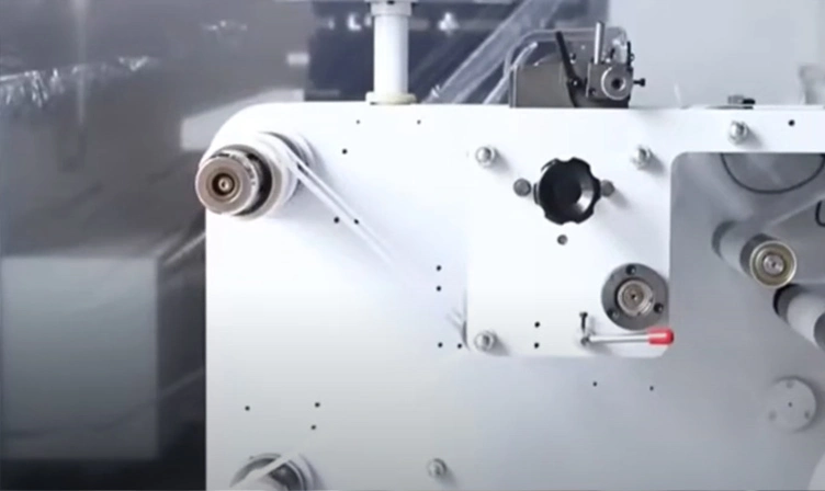 Máquina de corte y rebobinado automático de etiqueta HC-320