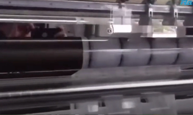 Material en espiral flexible PE OPP PET película de alta velocidad máquina de corte