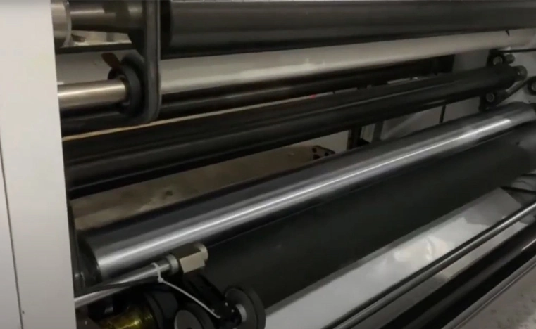 Alimentación automática del material