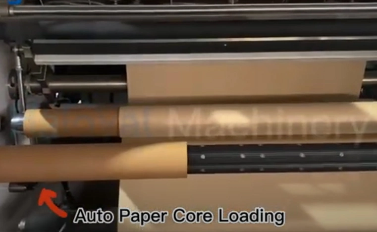 Rebobinado de torreta de papel con empuje automático, corte de mosca automática, palo de etiqueta automática.