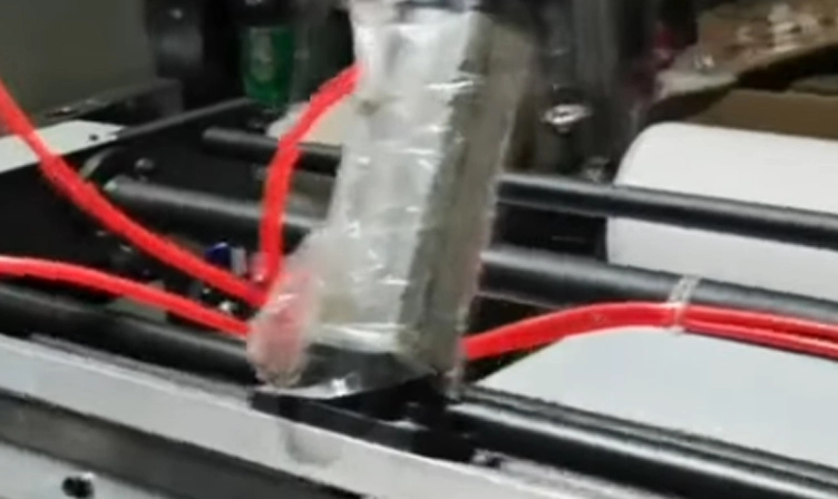 ¿Cómo meter papel para la máquina de corte de papel térmico?