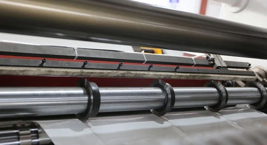 Máquina de corte HCH2-650 de alta velocidad con eje de fricción