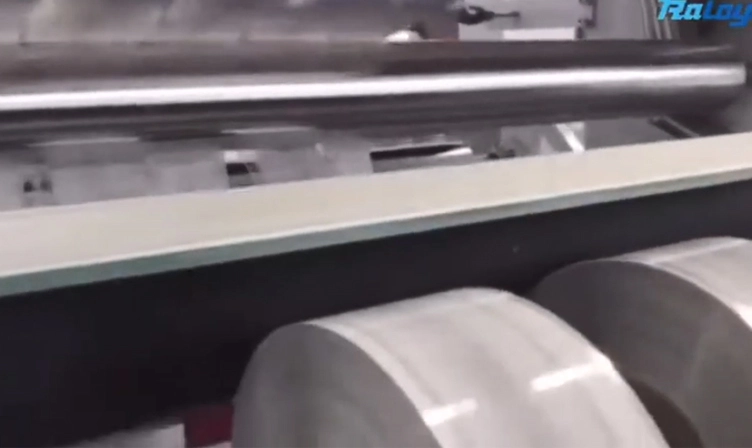 600 M/MIN, material en espiral flexible, película de PET PE OPP, máquina de corte de alta velocidad