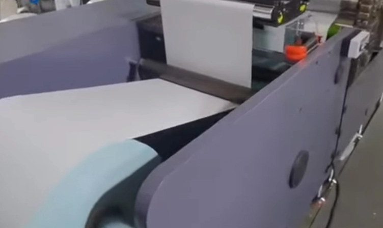 Máquina de rebobinado de torreta sin parar automática LYRG-330/450/570