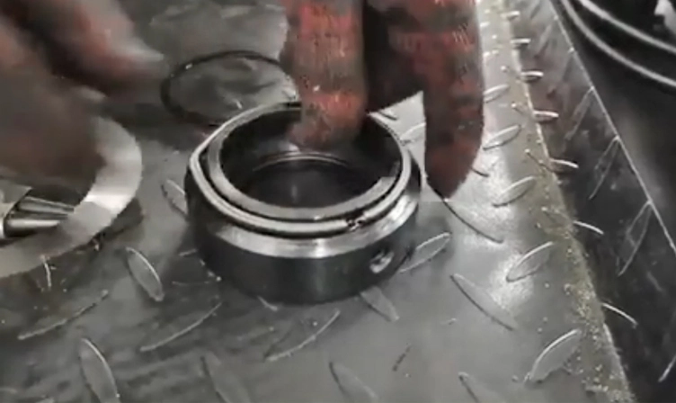 Cómo ajustar el cuchillo rodante de la máquina de corte transversal