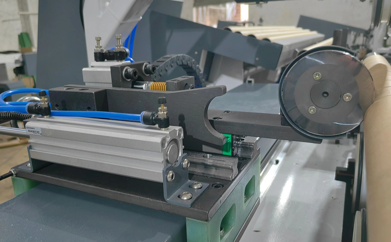 Aplicación de la máquina de corte de núcleo de papel LY-500SC