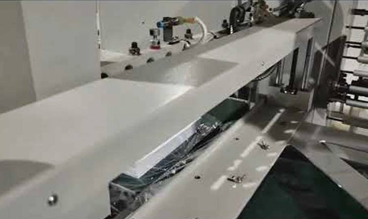 Máquina de embalaje de película de encogimiento de calor completamente automática