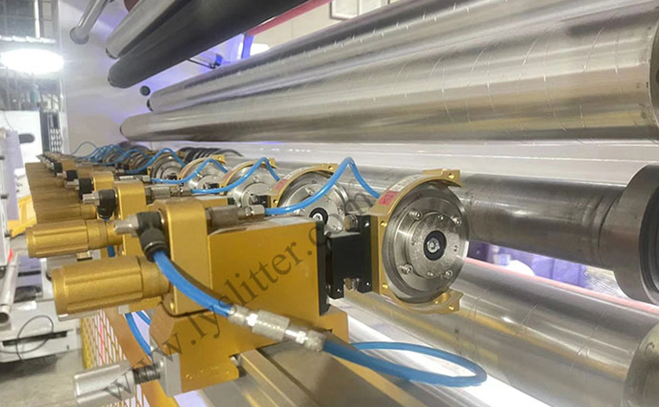Aplicación de la máquina de corte de alta velocidad HCH4-1300/1700