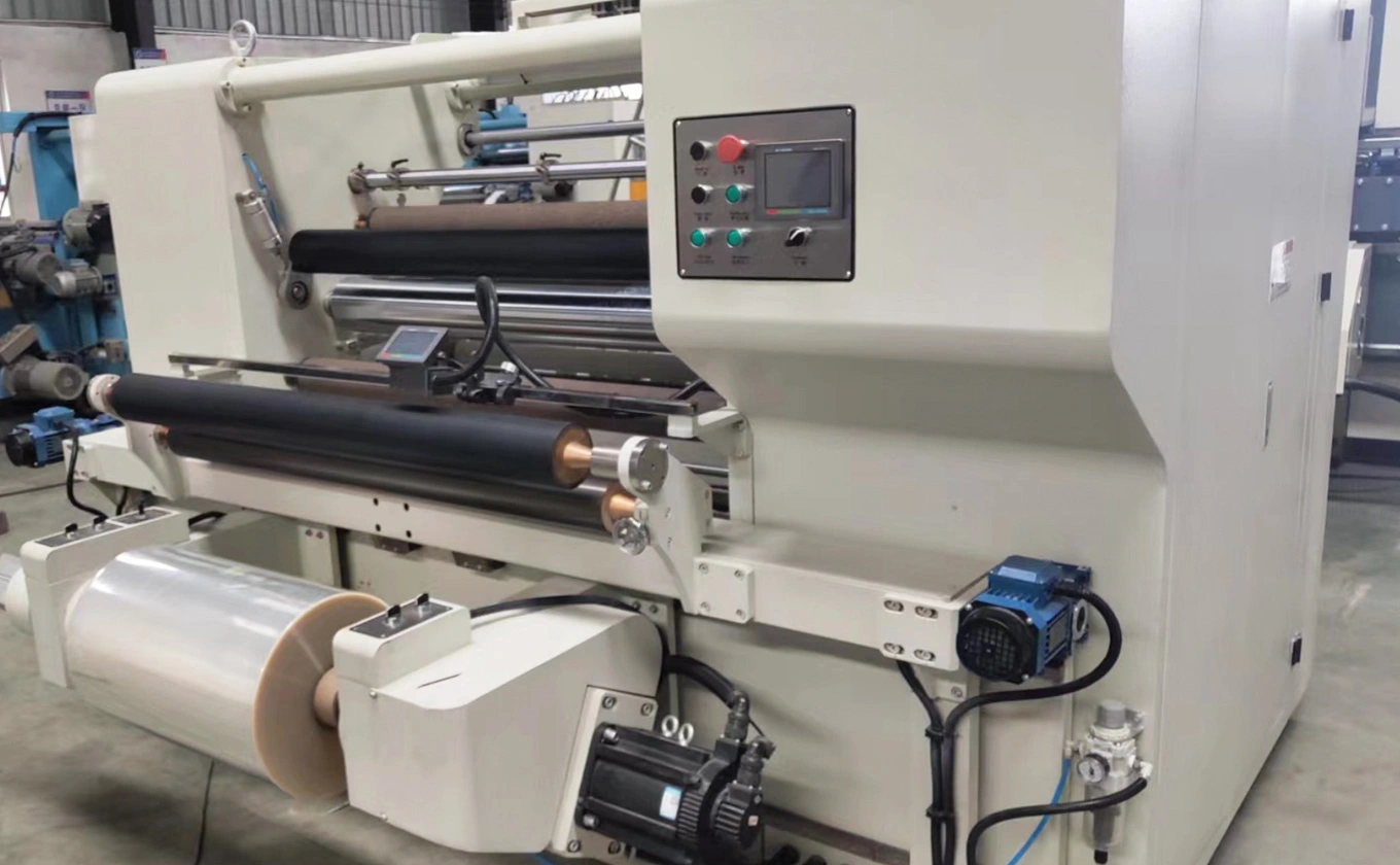 Aplicación de la máquina de corte de película de embalaje flexible de alta velocidad LYS-S1300/1600