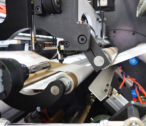 Rebobinadora de torreta 570 totalmente automática, sin pegamento y sin paradas