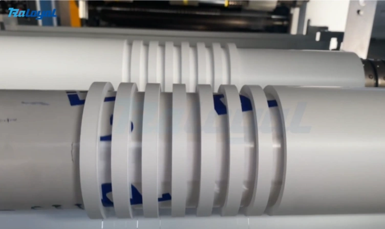 Prueba de material de PTFE en la máquina de corte de la serie CORE | 10mm de precisión de corte para película