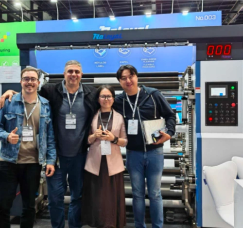 Aspectos destacados de la exposición RALOYAL: Clientes brasileños realizan un pedido inmediato de 3 cortadoras de papel térmico